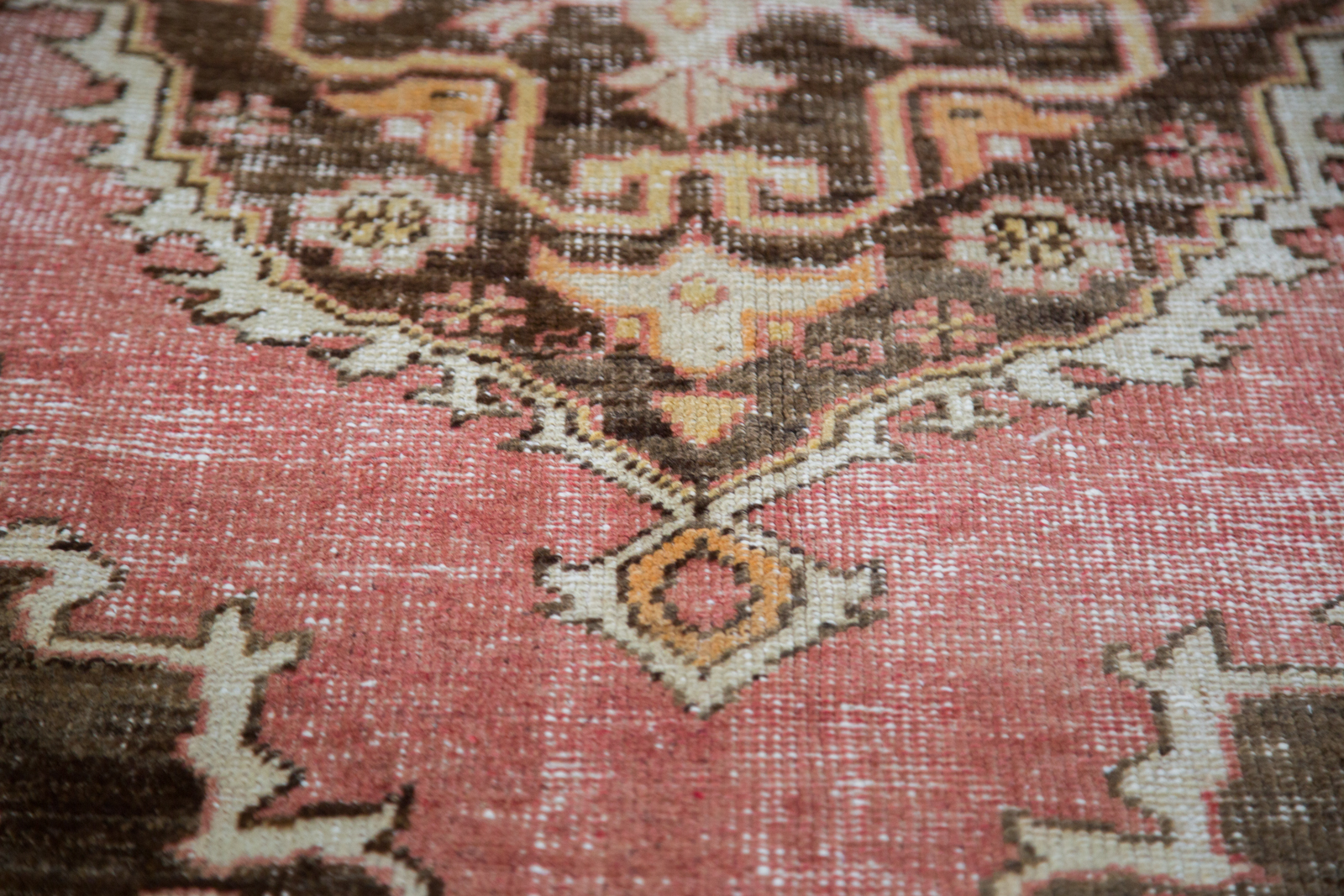 Expressive Oushak Carpet